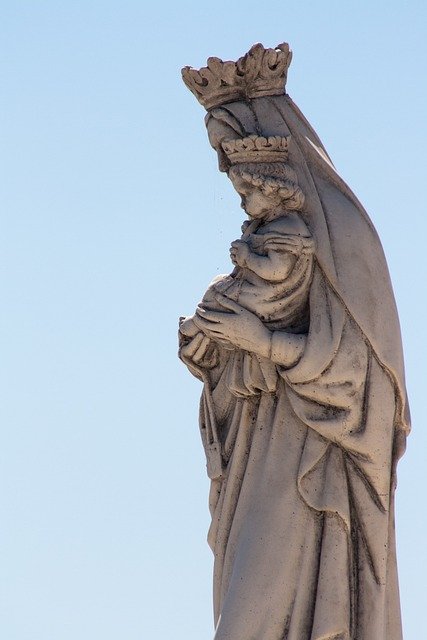 g4db4352eb3f4b3733941fae18cce99a5ba047de4fa2054ac2bbb54e3c1aa1b5aab1fca6bd6bd0dff951954e228aff4a1_640-4943410 sculpture, mary, jesus, religion, statue, faith, madonna, pray, christianity, catholic, christian, blue pray